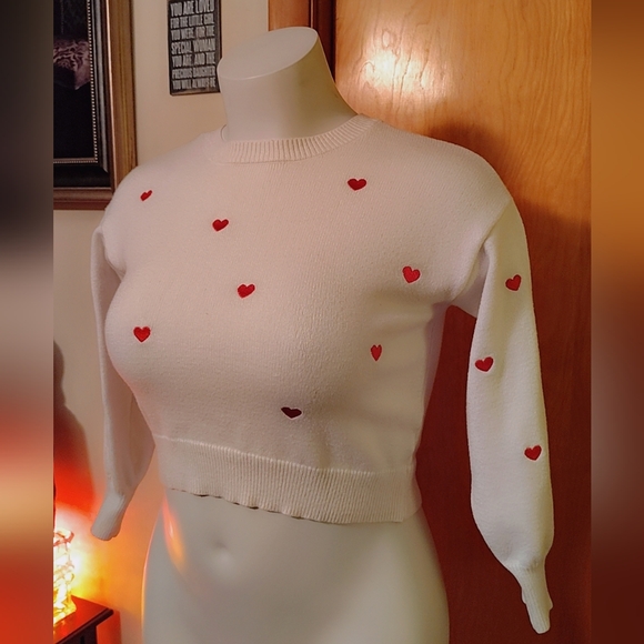 ❤️ Jessica Simpson White Sweater with Red Heart Accents — Size XS NWOT❤️ - Picture 3 of 7